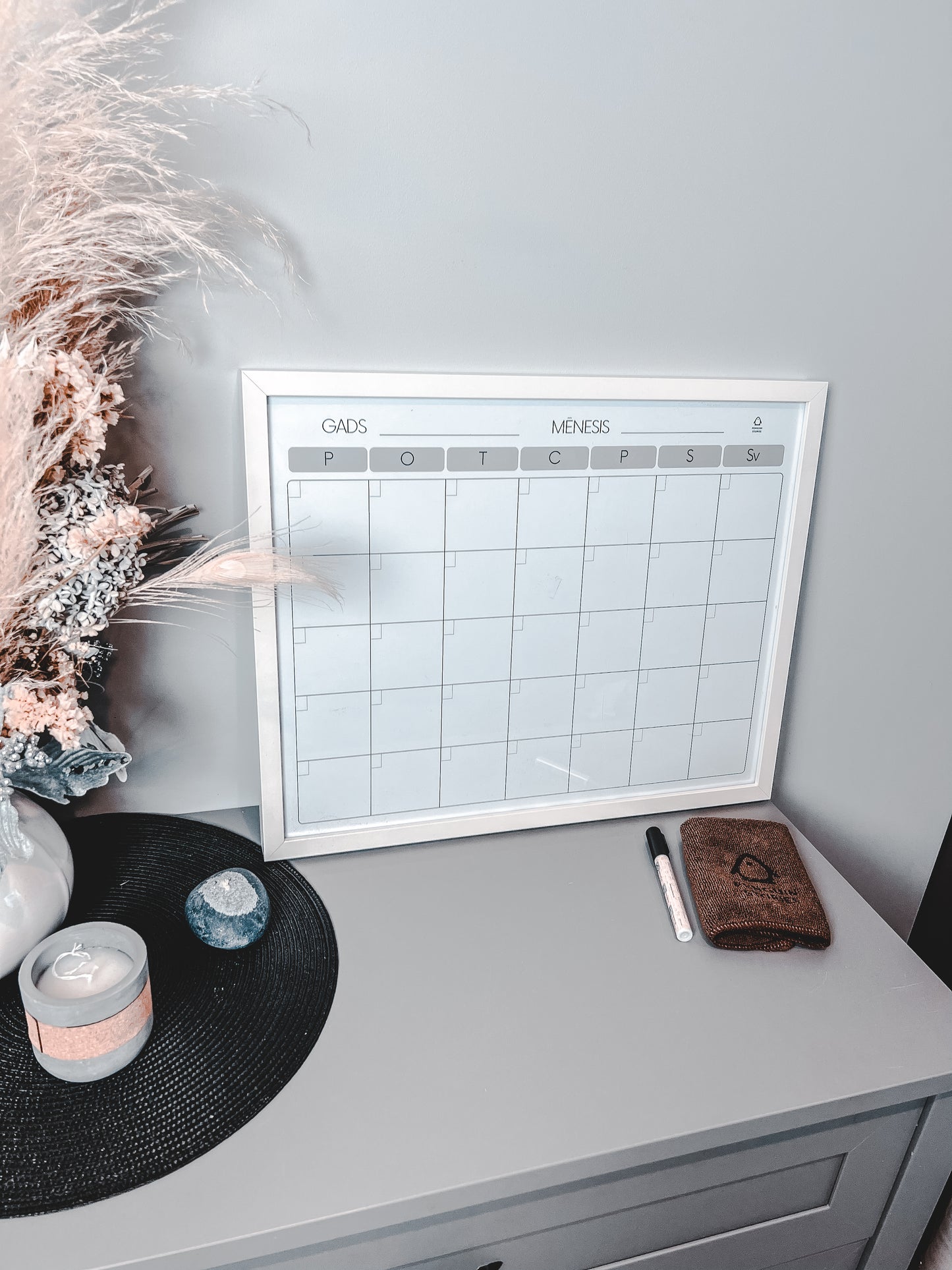 Framed acrylic planner 30 x 40 cm