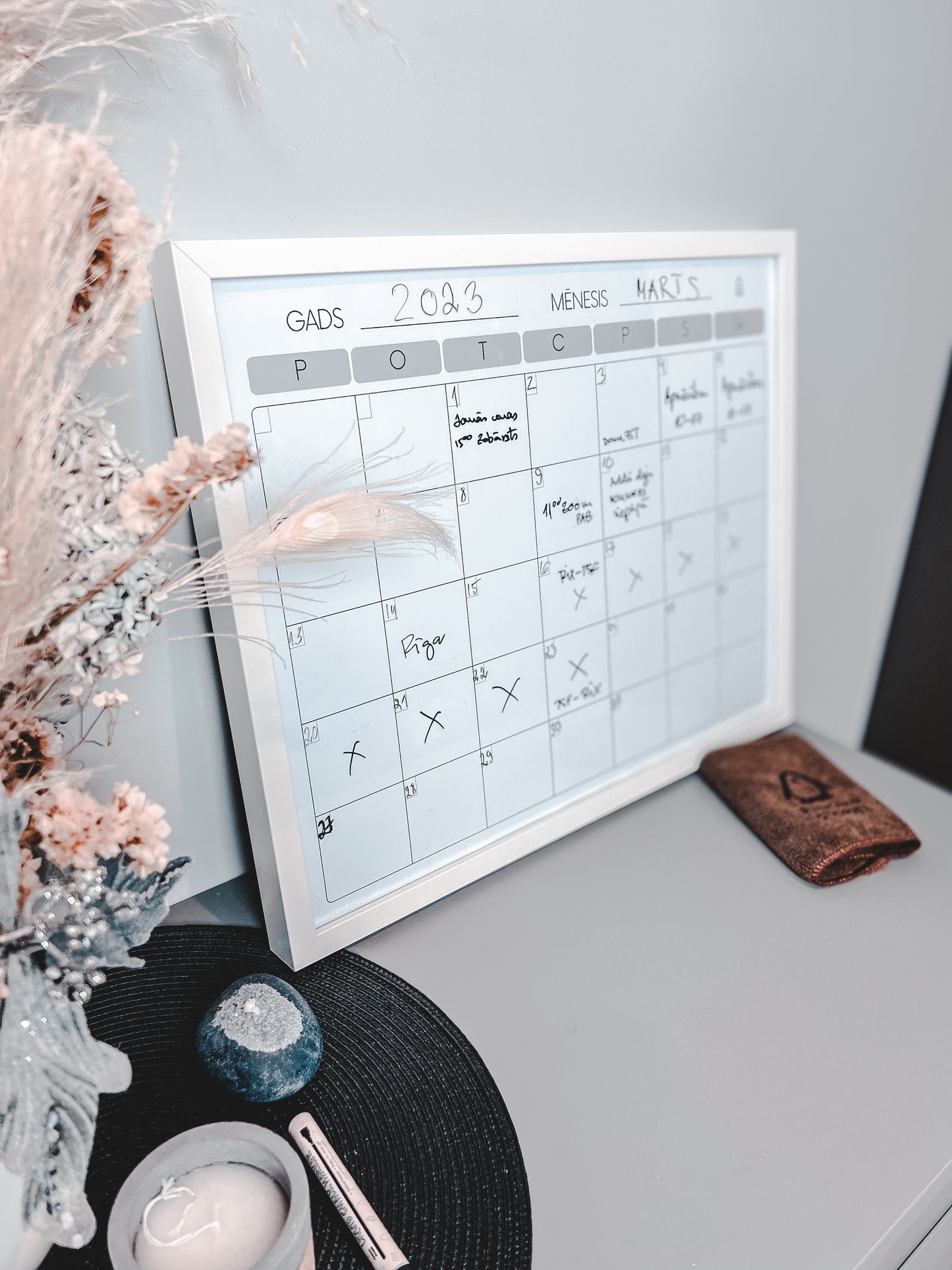 Framed acrylic planner 30 x 40 cm