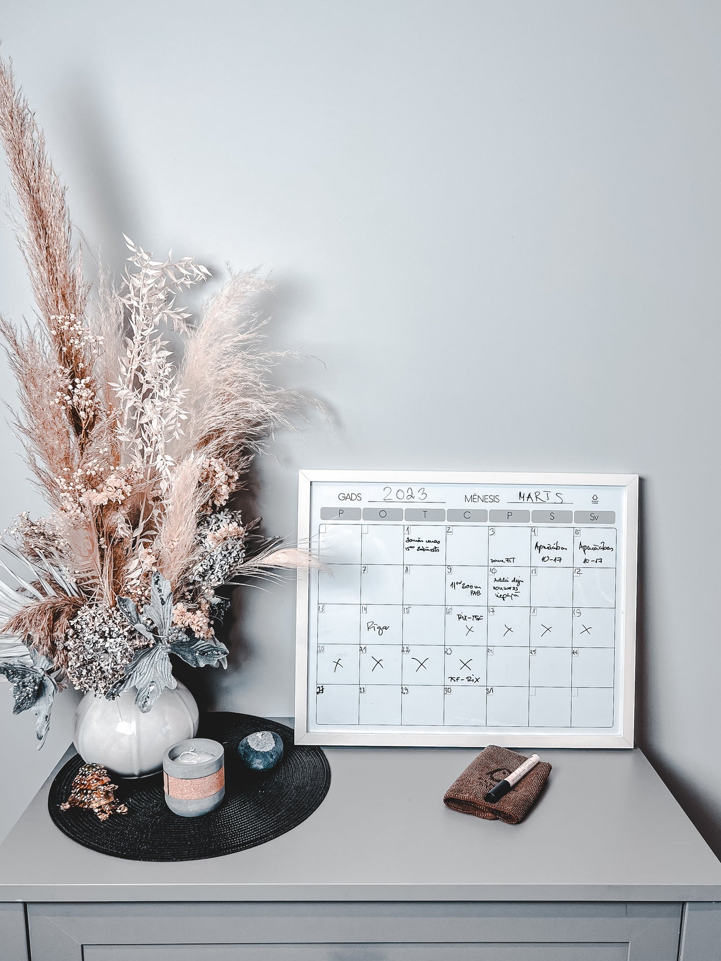 Framed acrylic planner 30 x 40 cm